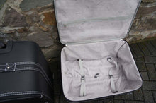 Carica l&#39;immagine nel visualizzatore di Gallery, Mercedes R107 SL Boot Trunk bag Luggage Baggage Case Set 2pc