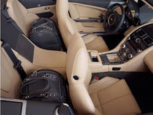 画像をギャラリービューアに読み込む, Aston Martin DB9 Luggage