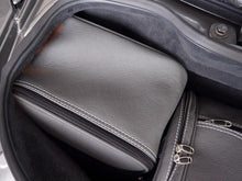 Carica l&#39;immagine nel visualizzatore di Gallery, Aston Martin Vantage V8 Luggage Baggage Case Set Roadster bag
