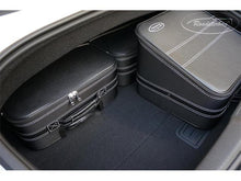 Laden Sie das Bild in den Galerie-Viewer, Audi TT baggage