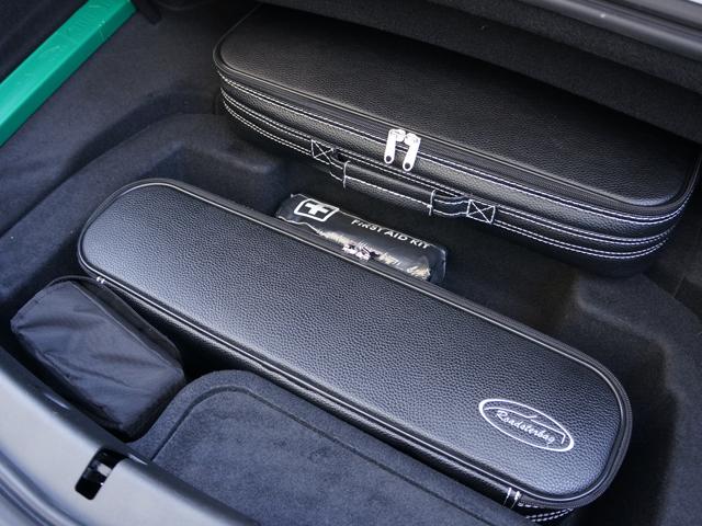 jaguar F TYPE luggage