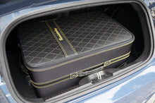 Laden Sie das Bild in den Galerie-Viewer, Fiat 500 Convertible Roadster bag Luggage Baggage Case Set
