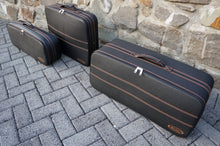 Carregar imagem no visualizador da galeria, Fiat 124 Spider with Mocha stitching Roadster bag Luggage Baggage Case Set