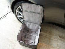 Laden Sie das Bild in den Galerie-Viewer, Aston Martin DB11 Coupe Luggage Baggage Set 5pcs