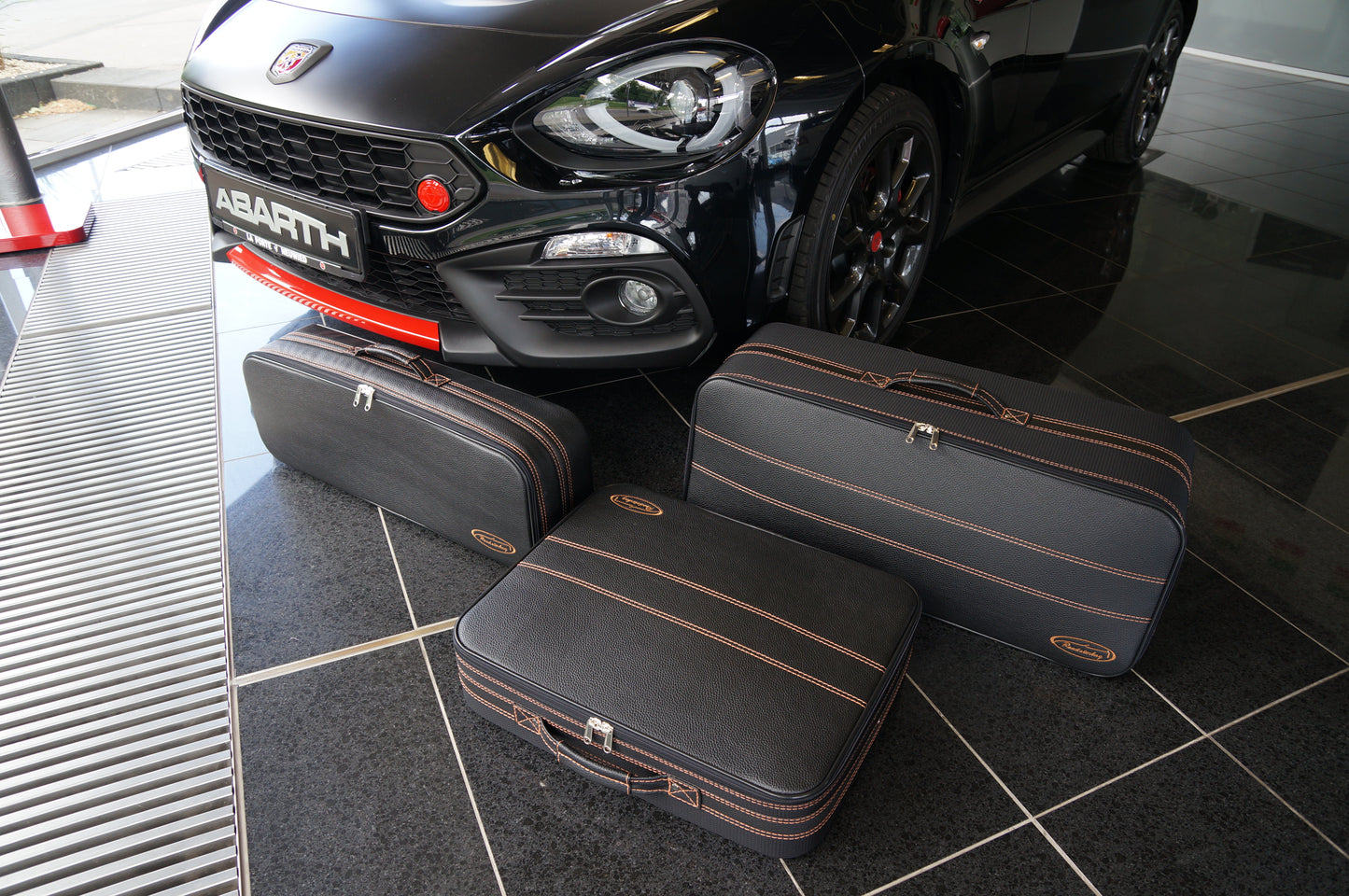 Fiat 124 Spider with Mocha stitching Roadster bag Luggage Baggage Case Set