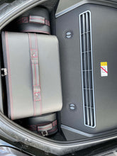 Cargar imagen en el visor de la galería, BMW i8 Convertible Cabriolet Roadster bag Suitcase Set